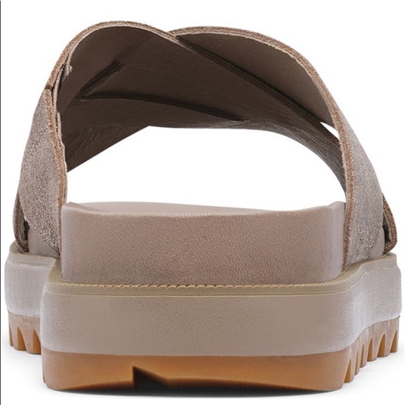 SOREL Roaming Crisscross Slide Sandals - Picture 3 of 4